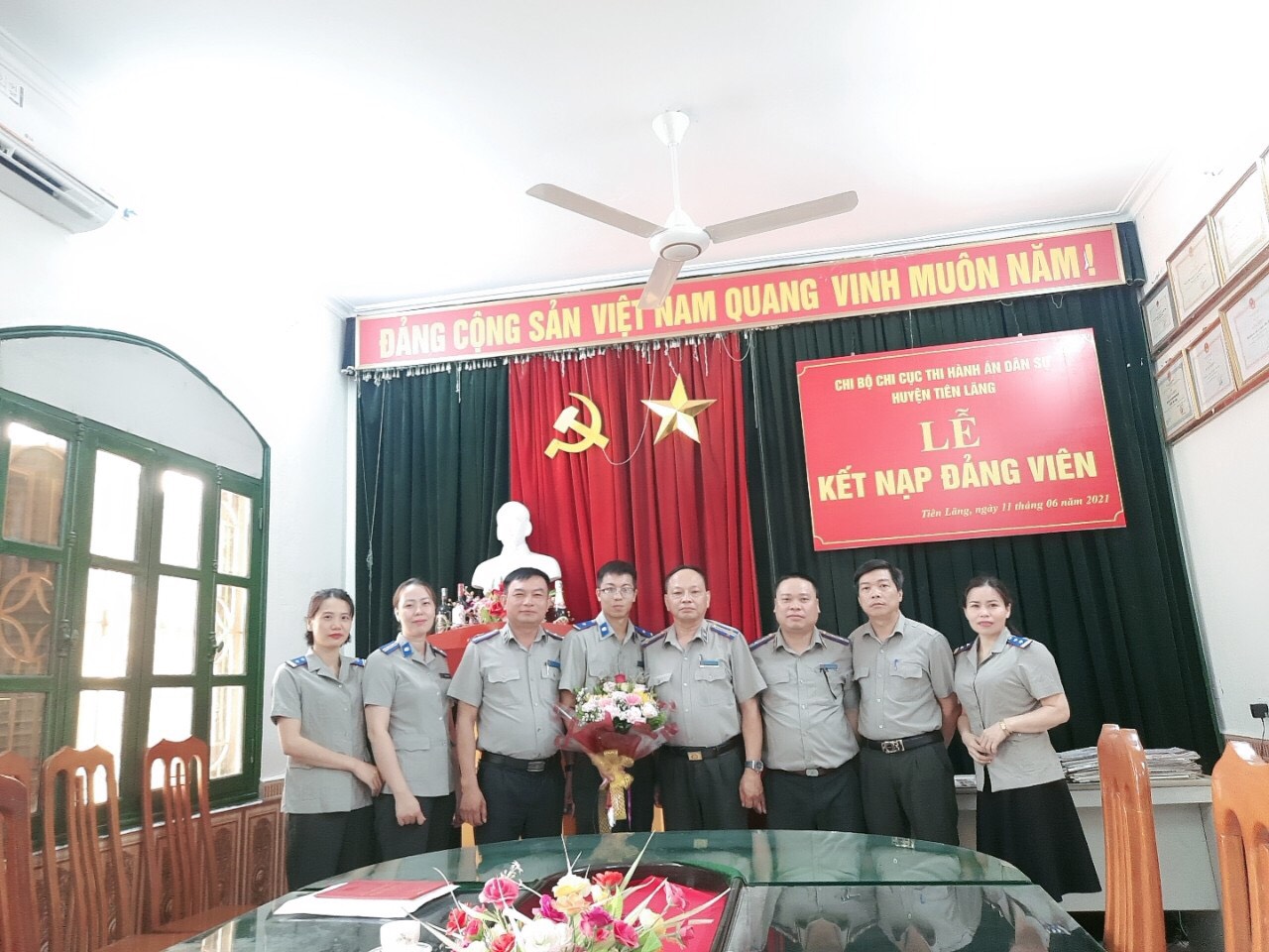 Chào mừng kỷ niệm 75 năm Ngày Truyền thống Thi hành án dân sự (19/7/1946-19/7/2021), Chi cục Thi hành án dân sự huyện Tiên Lãng tích cực đẩy mạnh các phong trào thi đua, nâng cao hiệu quả công tác thi hành án dân sự.