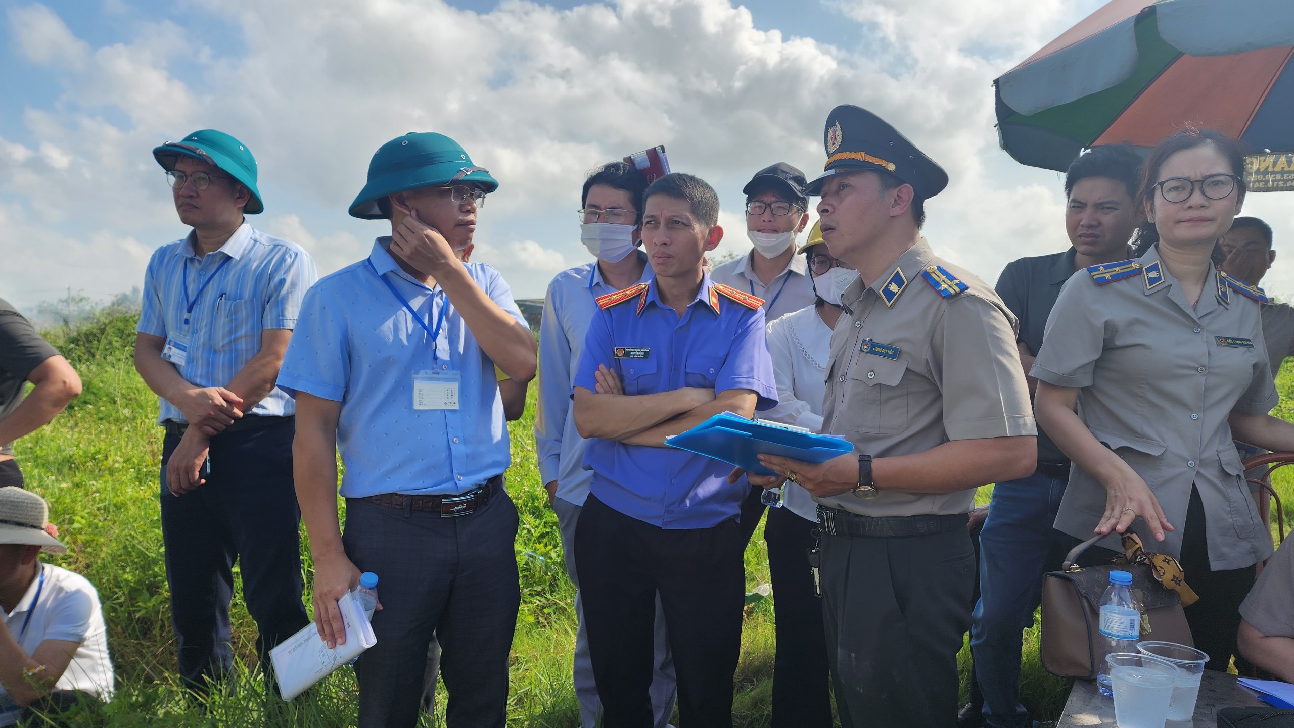 Chi cục Thi hành án dân sự quận Đồ Sơn tổ chức cưỡng chế thi hành án tại phường Bàng La, quận Đồ Sơn, thành phố Hải Phòng