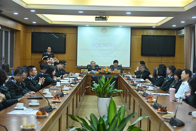 Hội nghị Tổng kết công tác năm 2024, triển khai công tác năm 2025 của Tổng cục Thi hành án dân sự. Gặp mặt cán bộ hưu trí Tổng cục Thi hành án dân sự nhân dịp xuân Ất Tỵ năm 2025