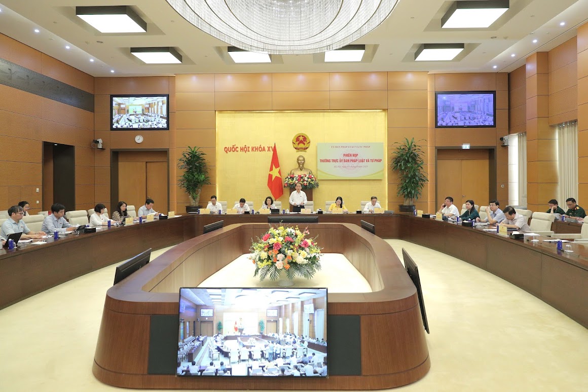 Thường trực Ủy ban Pháp luật và Tư pháp thẩm tra sơ bộ báo cáo của Chính phủ về công tác thi hành án