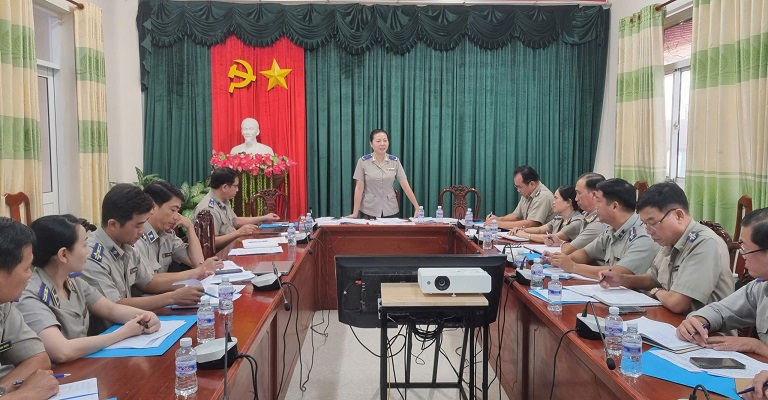 Phó Cục trưởng Cục Quản lý Thi hành án dân sự Trần Thị Phương Hoa kiểm tra, làm việc với Thi hành án dân sự tỉnh Cà Mau về kết quả thực hiện chỉ tiêu, nhiệm vụ 11 tháng năm 2025 và việc vận hành cơ quan THADS một cấp.