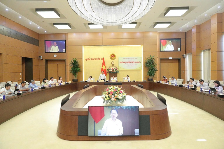 Ủy ban Pháp luật và Tư pháp thẩm tra dự án Luật Thi hành án dân sự (sửa đổi)