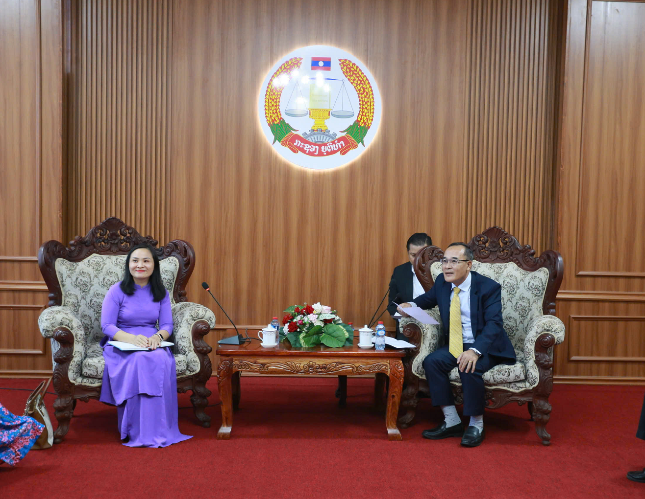 Đoàn công tác Cục Quản lý Thi hành án dân sự và Vụ Pháp luật quốc tế, Bộ Tư pháp Việt Nam làm việc tại Cộng hoà dân chủ nhân dân Lào