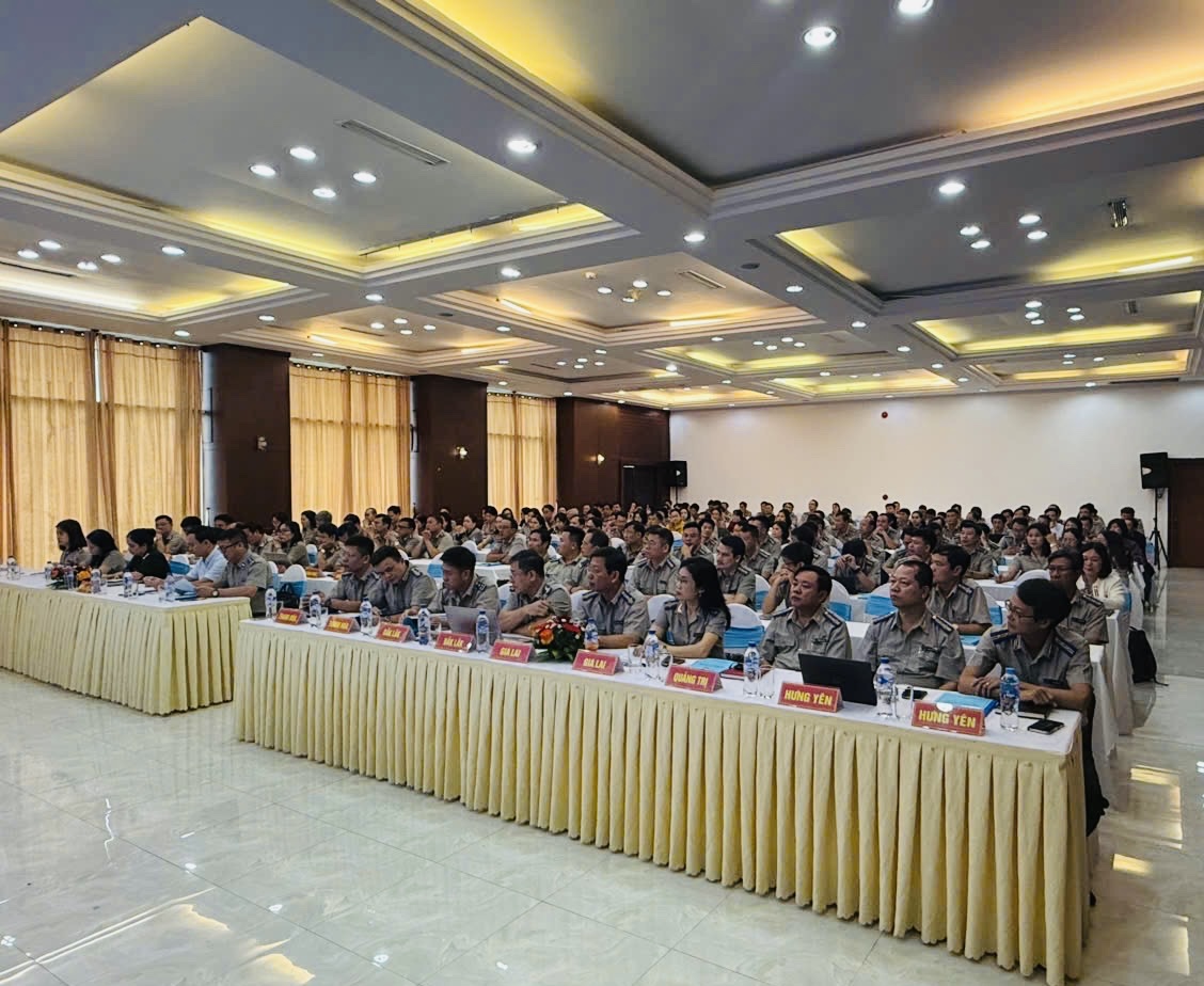 Khai mạc Lớp thứ hai bồi dưỡng nghiệp vụ kiểm tra và công tác kiểm tra chuyên ngành, giải quyết khiếu nại, tố cáo trong lĩnh vực thi hành án dân sự (khu vực miền Trung)