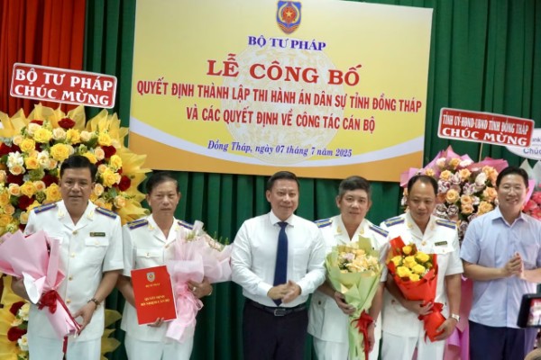 Công bố các Quyết định về công tác tổ chức cán bộ cơ quan THADS tỉnh Đồng Tháp