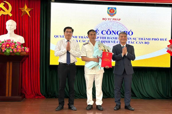 Công bố quyết định thành lập THADS thành phố Huế và công tác cán bộ