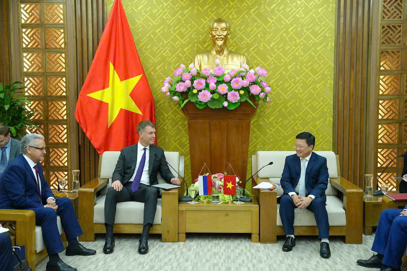 Thứ trưởng Mai Lương Khôi tiếp Giám đốc Cơ quan Thi hành án Liên bang Nga Dmitry Aristov và Đoàn công tác