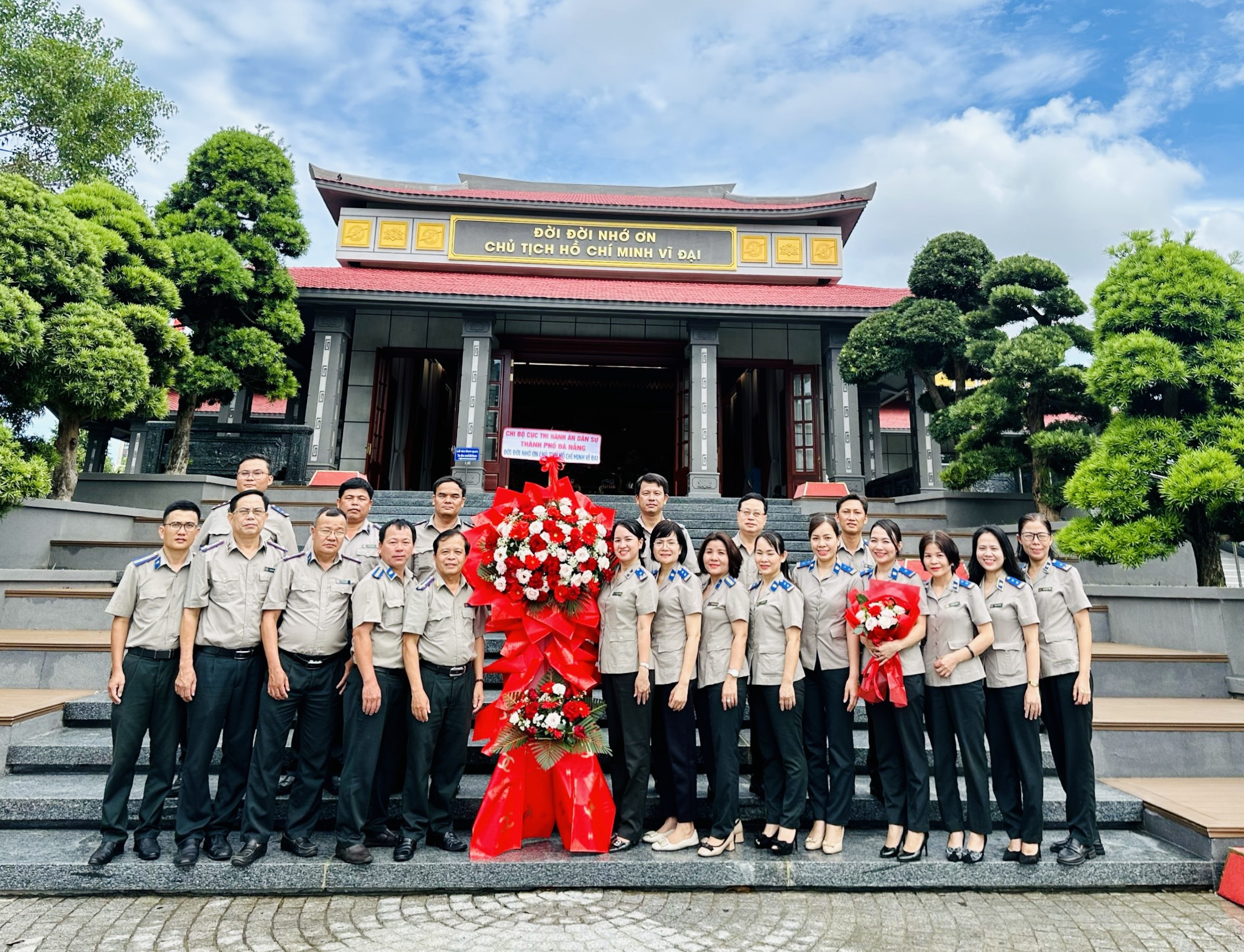 Chi bộ Cục Thi hành án dân sự thành phố Đà Nẵng đẩy mạnh việc học tập và làm theo tấm gương đạo đức Hồ Chí Minh