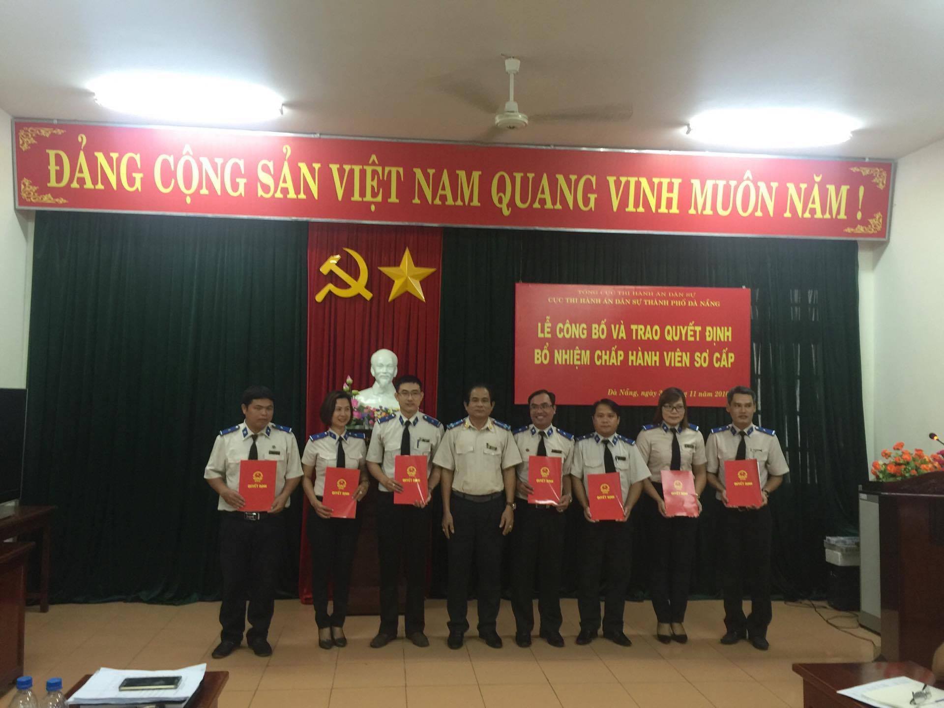 Công bố Quyết định bổ nhiệm Chấp hành viên sơ cấp.