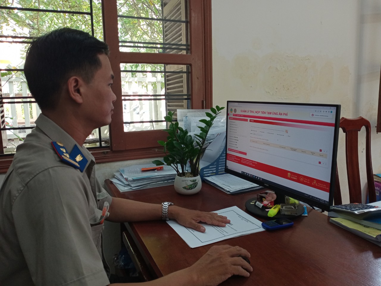 CHI CỤC THI HÀNH ÁN DÂN SỰ QUẬN THANH KHÊ - TP ĐÀ NẴNG TRIỂN KHAI THÍ ĐIỂM THU, NỘP, TẠM ỨNG ÁN PHÍ, LỆ PHÍ TÒA ÁN TRỰC TUYẾN