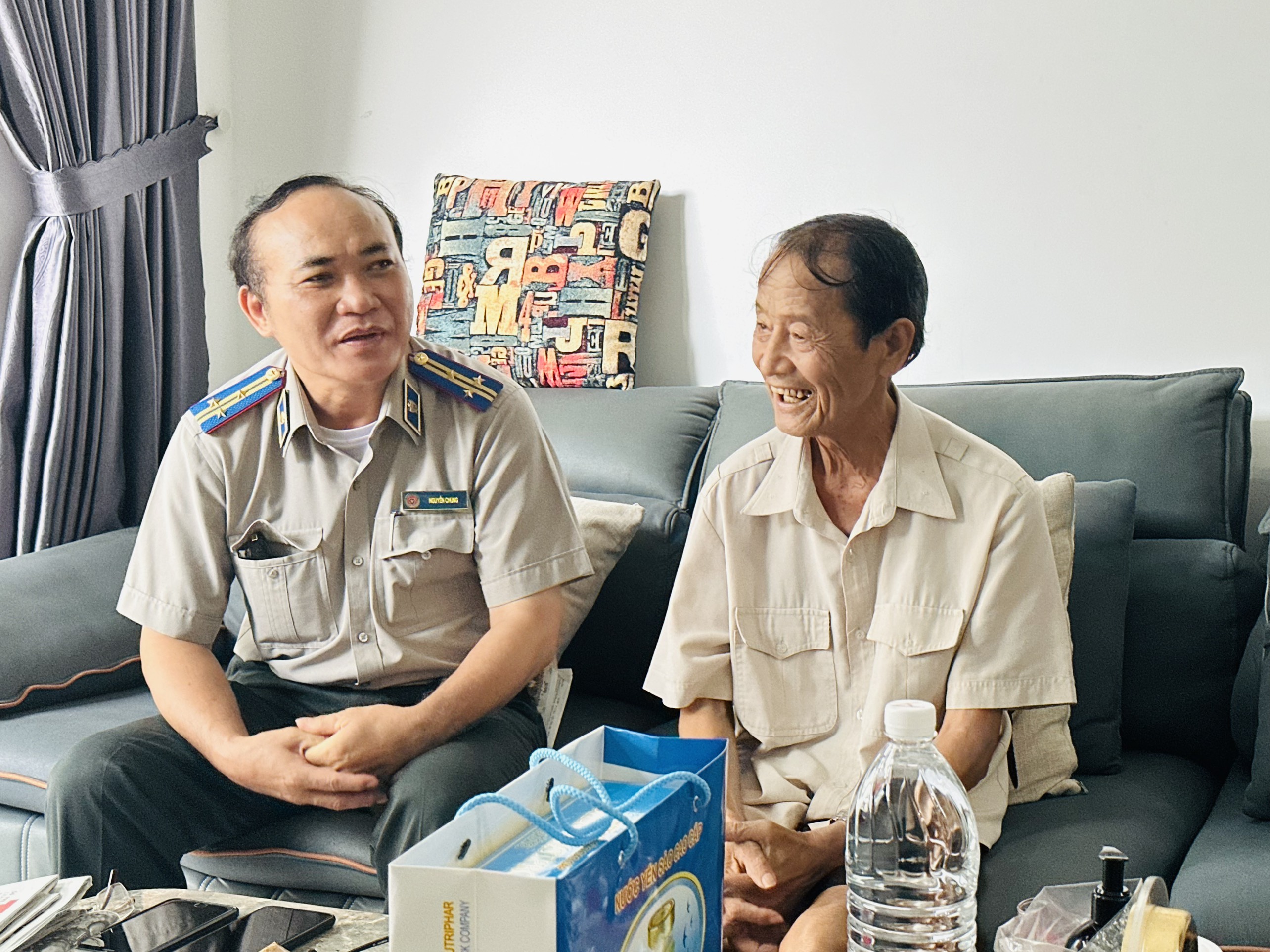 Chi cục THADS quận Liên Chiểu thăm các đồng chí nguyên lãnh đạo