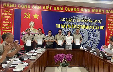 Đảng ủy Thi hành án dân sự thành phố Cần Thơ công bố quyết định chỉ định Ủy ban Kiểm tra Đảng ủy