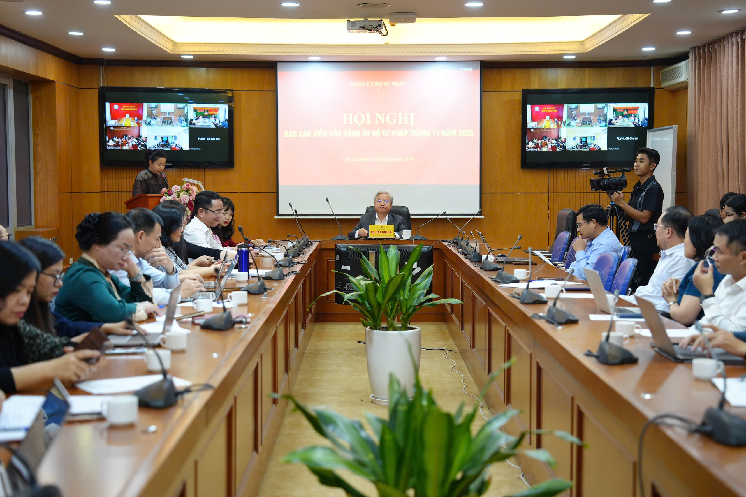 Định hướng dư luận xã hội trong đội ngũ cán bộ, đảng viên Hệ thống Thi hành án dân sự trước thềm Đại hội XIV