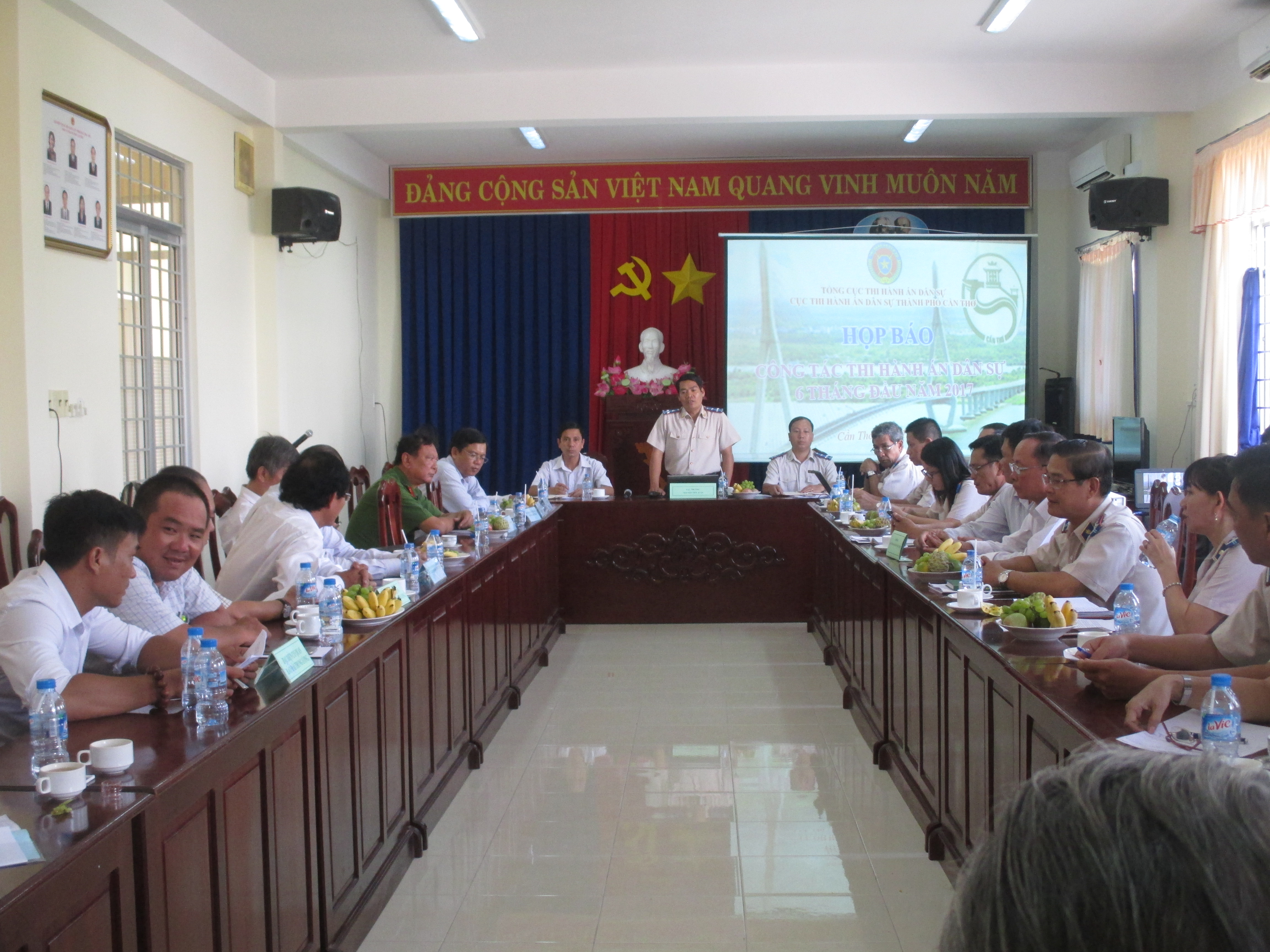 Cục Thi hành án dân sự thành phố Cần Thơ tổ chức họp báo, cung cấp thông tin báo chí về kết quả thi hành án dân sự 6 tháng đầu năm 2017