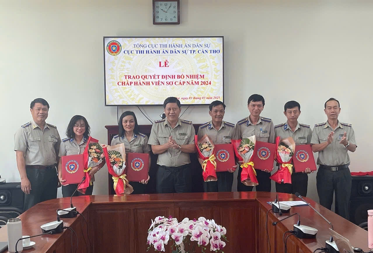 Lễ công bố và trao Quyết định bổ nhiệm Chấp hành viên sơ cấp năm 2024