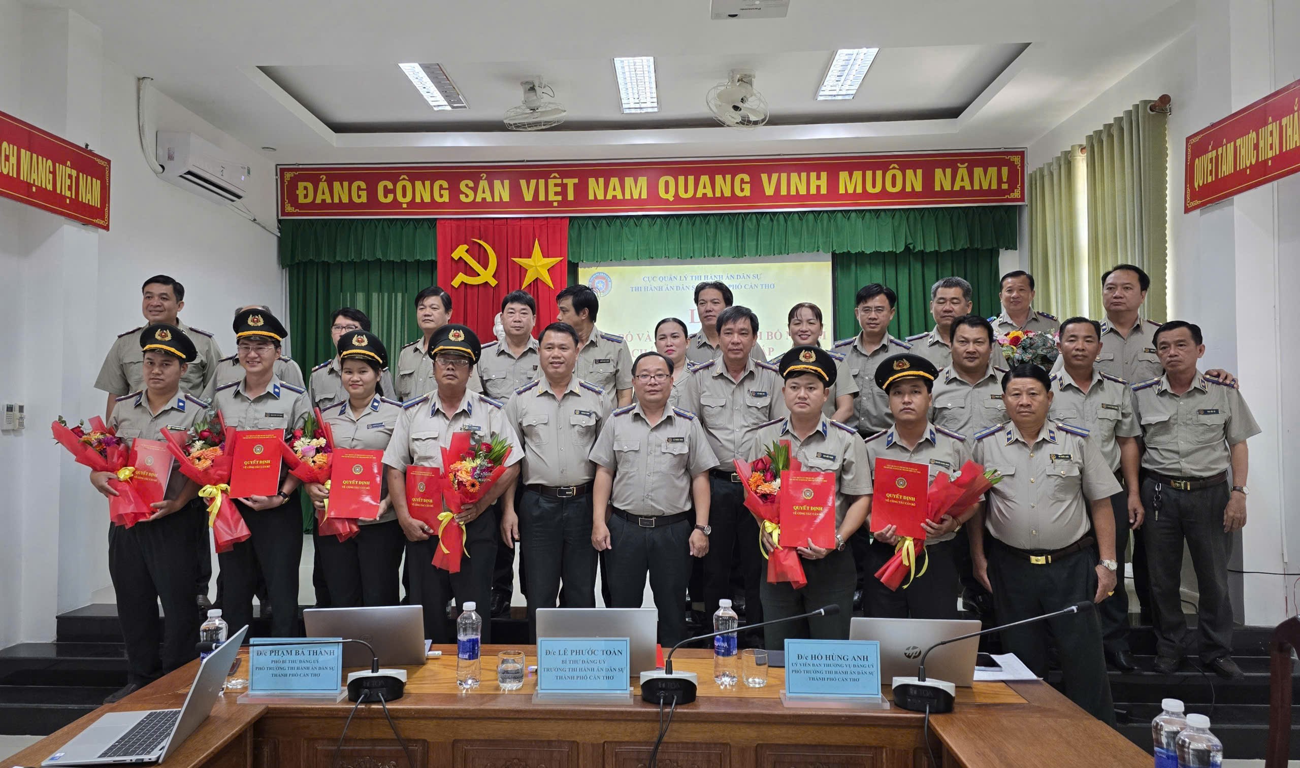 Lễ công bố và trao Quyết định bổ nhiệm Chấp hành viên sơ cấp