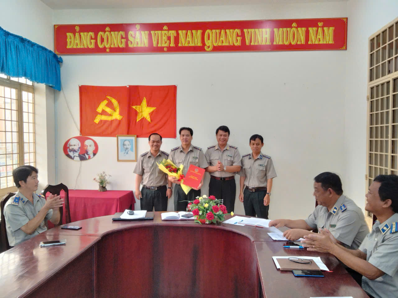 Công bố Quyết định thành lập Chi bộ Thi hành án dân sự Khu vực 10 – Cần Thơ và chỉ định Ban chấp hành, Bí thư, Phó Bí thư Chi bộ