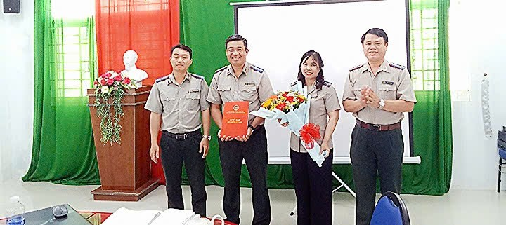 Công bố quyết định thành lập Chi bộ Phòng Thi hành án dân sự Khu vực 5