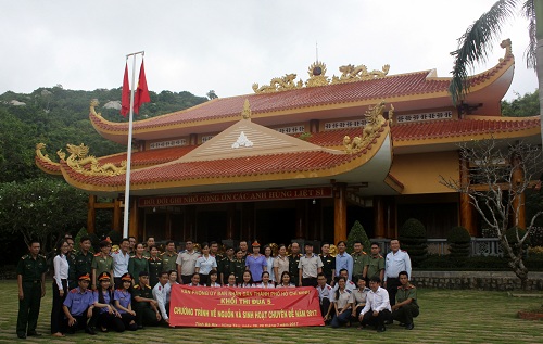 Cục Thi hành án dân sự thành phố Hồ Chí Minh tham gia chương trình về nguồn và sinh hoạt chuyên đề năm 2017 do Khối Thi đua 5 tổ chức