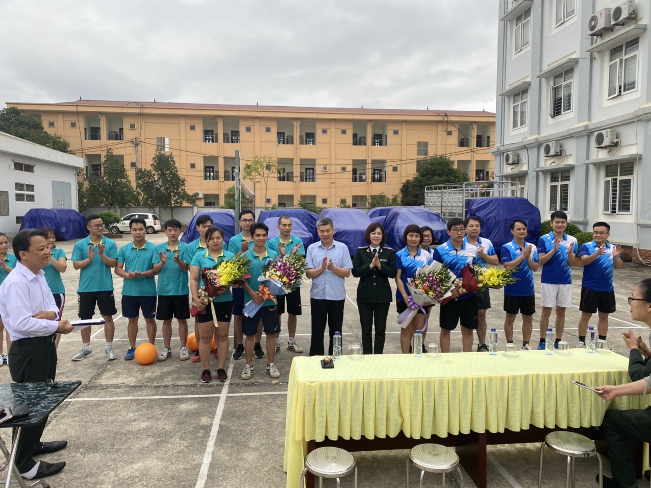 Giao lưu bóng chuyền hơi giữa Cục Thi hành án dân sự và Ban Nội chính Tỉnh ủy tỉnh Cao Bằng