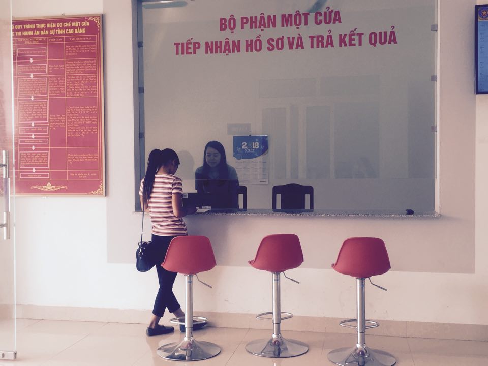 Cục Thi hành án dân sự tỉnh Cao Bằng sau một năm triển khai thực hiện cơ chế một cửa và hỗ trợ trực tuyến thi hành án