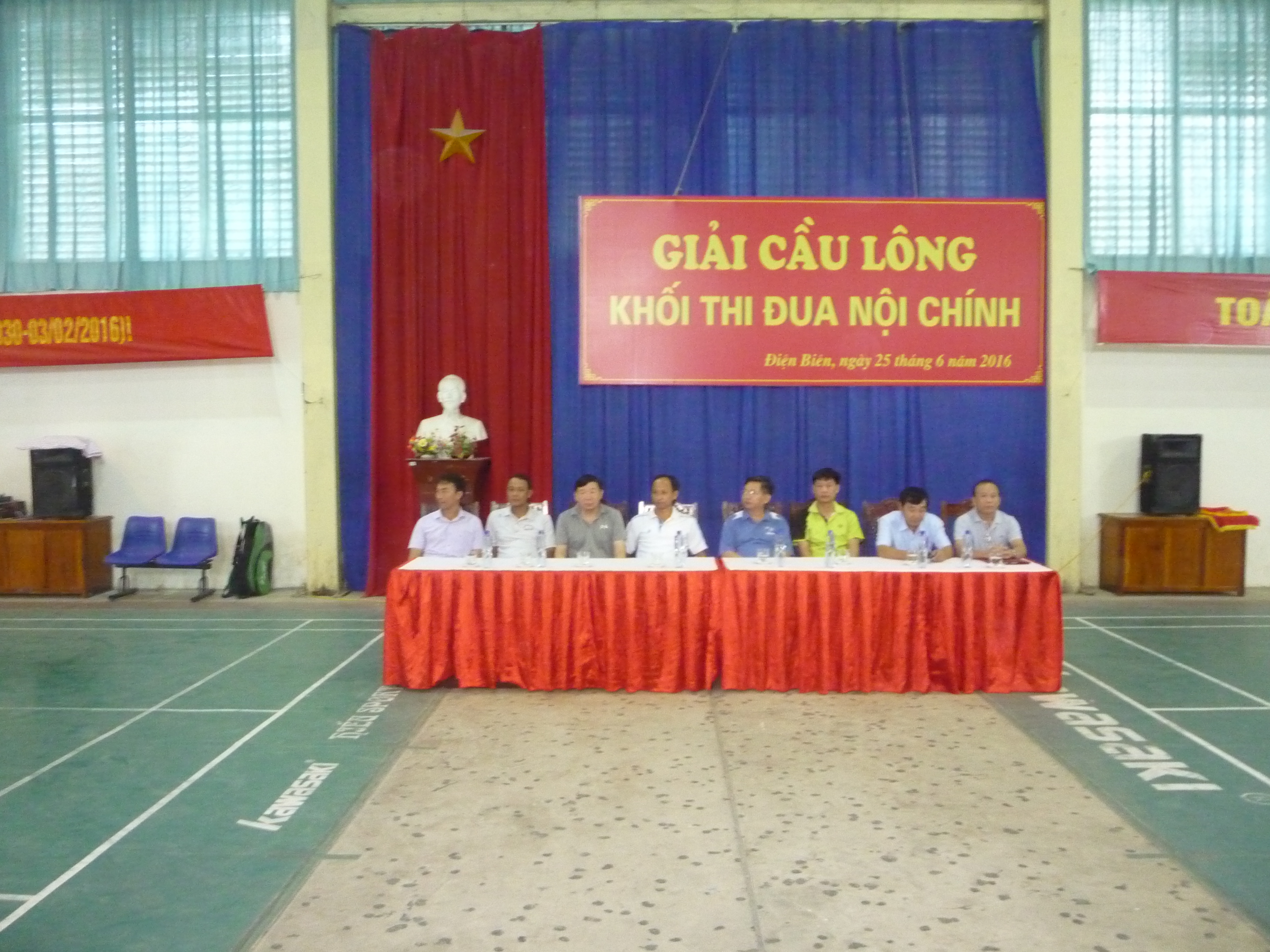 Cục Thi hành án dân sự tỉnh: THAM GIA THI ĐẤU GIẢI CẦU LÔNG THI ĐUA KHỐI NỘI CHÍNH 2016