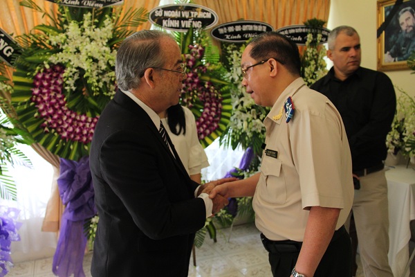 Cục Thi hành án dân sự thành phố Hồ Chí Minh viếng Lãnh tụ Fidel Castro Lãnh sự quán Cuba ở TP.HCM