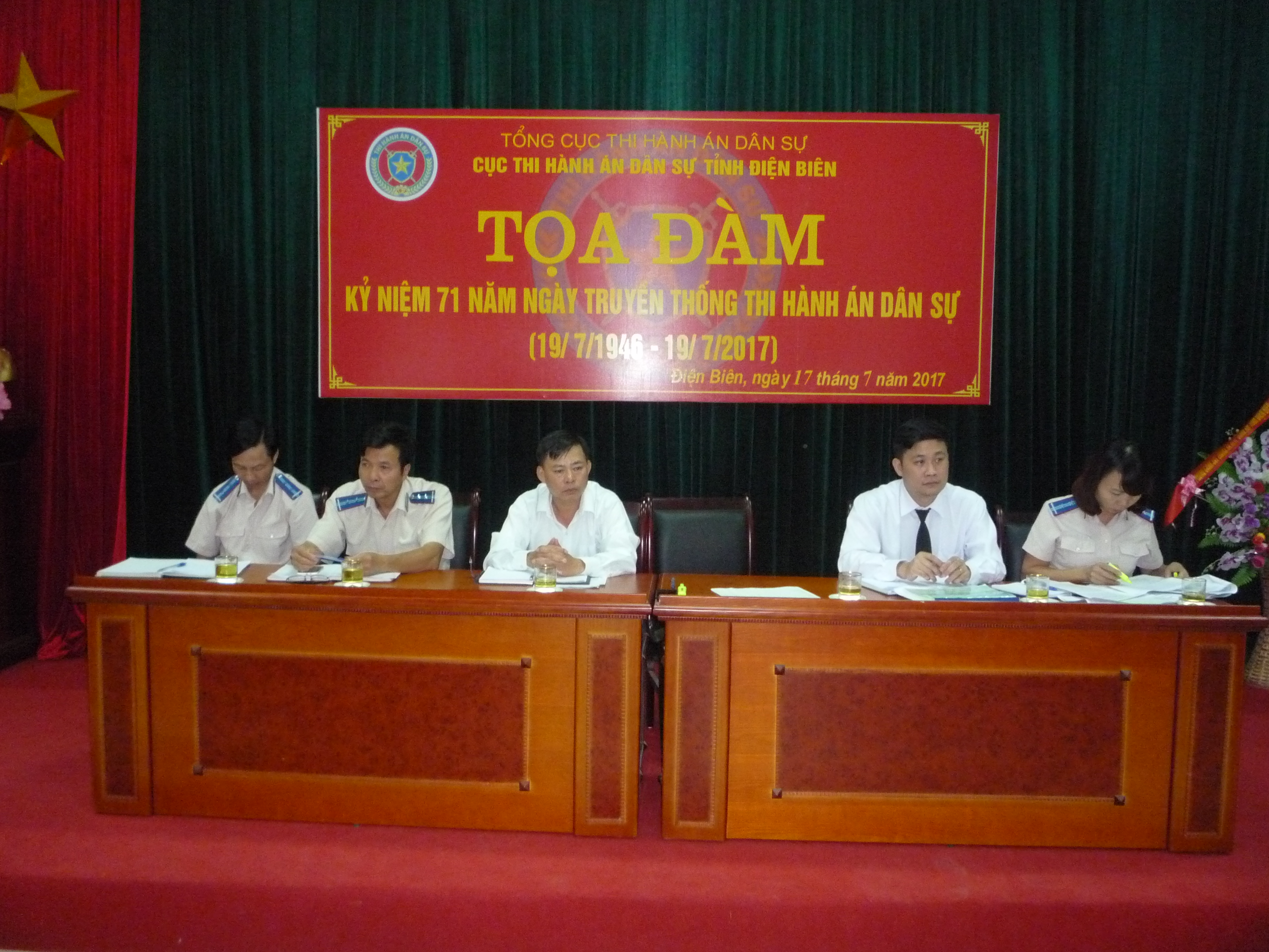 TỌA ĐÀM KỶ NIỆM 71 NĂM NGÀY TRUYỀN THỐNG THI HÀNH ÁN DÂN SỰ ( 19/7/1946-19/7/2017) VÀ GIAO BAN CÔNG TÁC 9 THÁNG NĂM 2017
