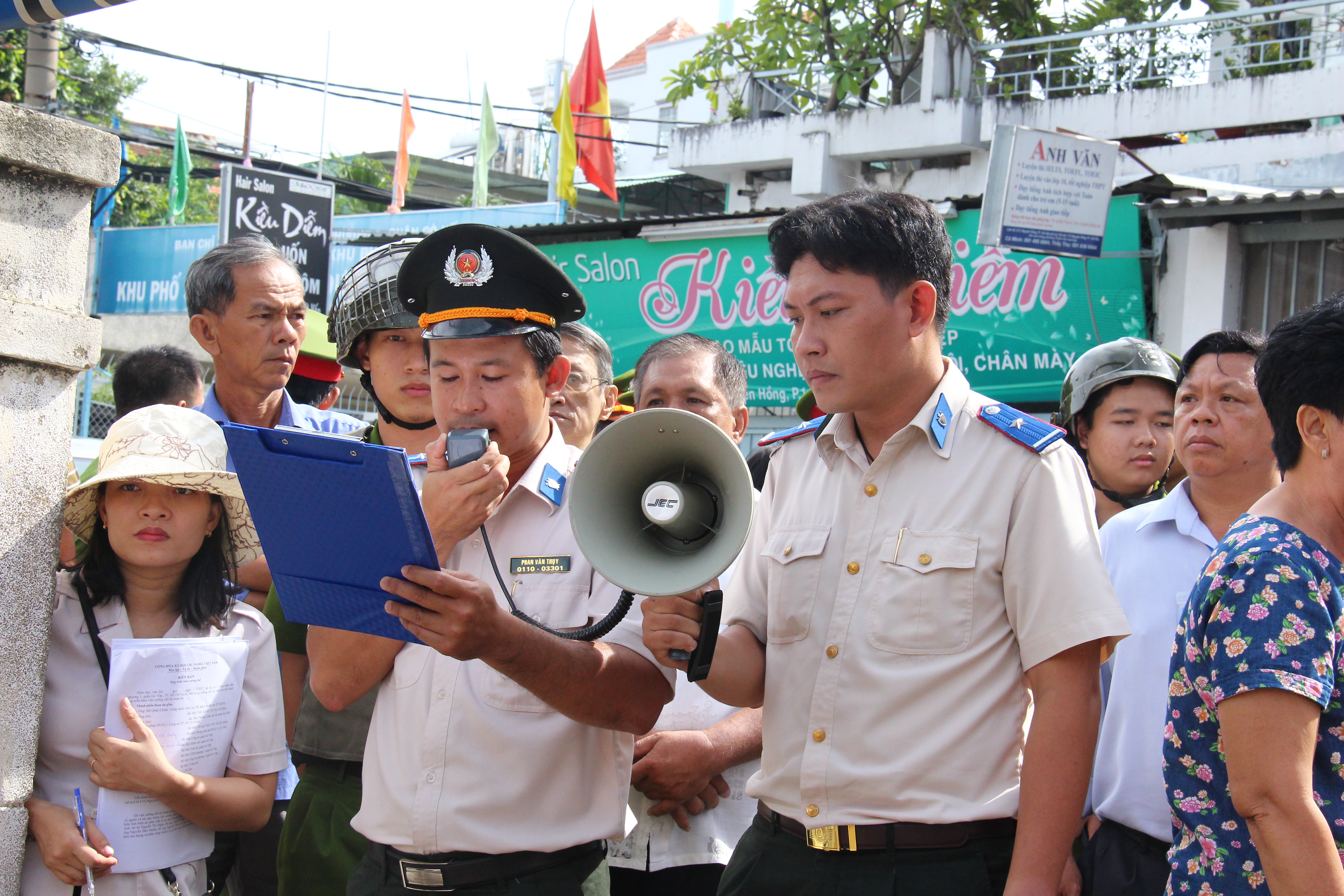 TP.HỒ CHÍ MINH Cưỡng chế trường hợp đủ điều kiện nhưng không giao nhà