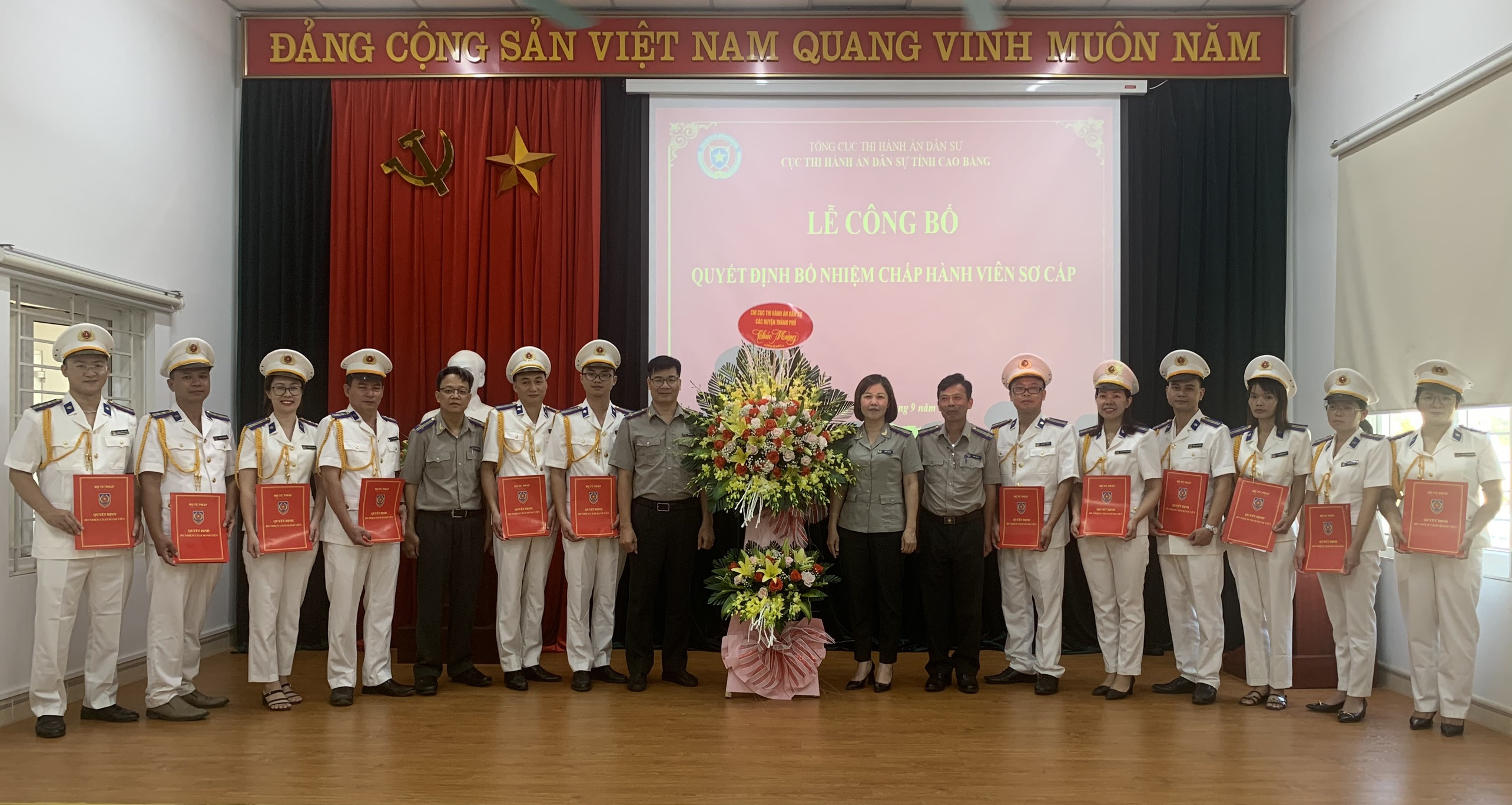 Cục THADS tỉnh Cao Bằng tổ chức Lễ công bố Quyết định bổ nhiệm Chấp hành viên sơ cấp