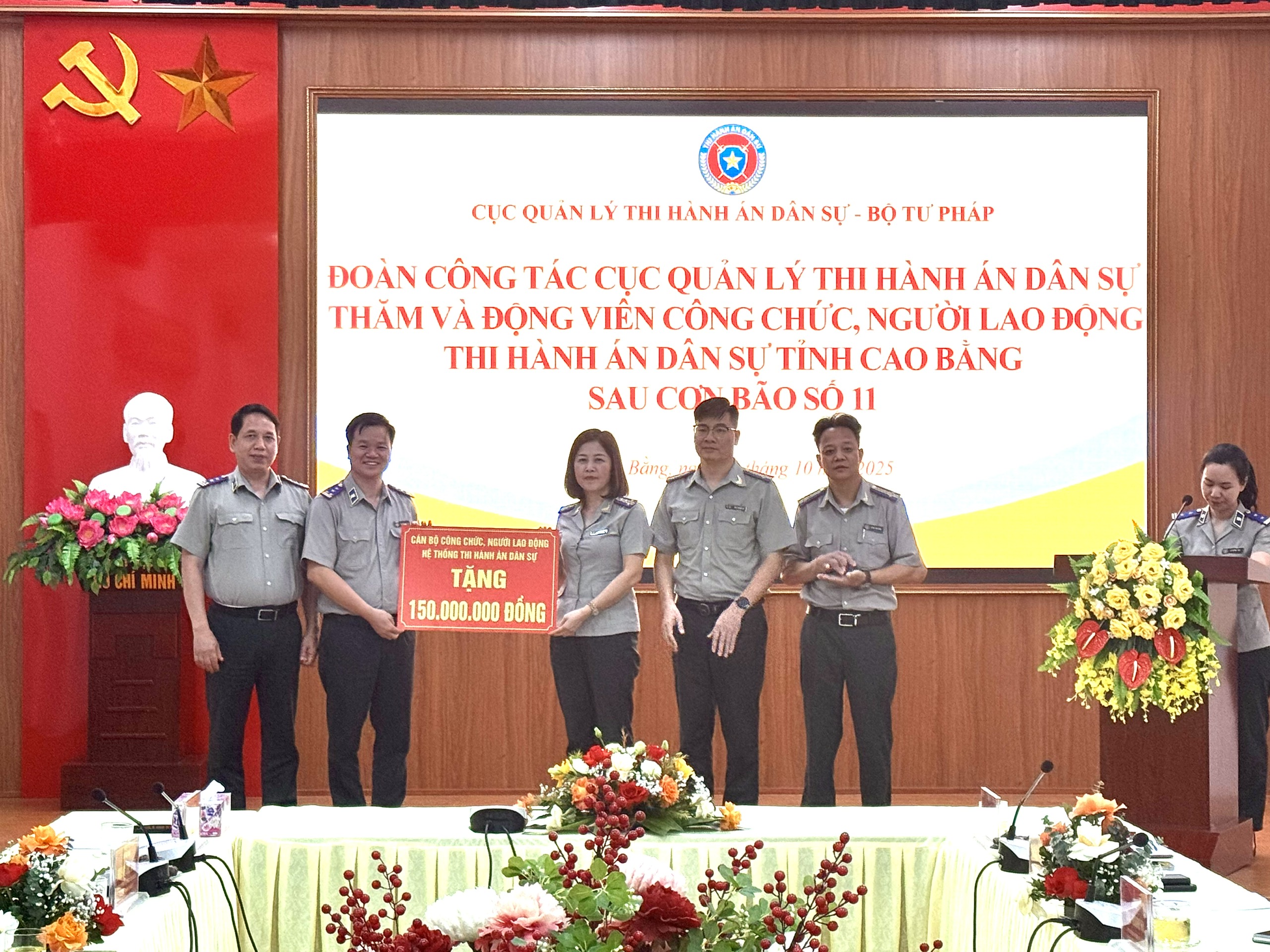 Lan tỏa tinh thần đoàn kết, sẻ chia trong toàn Hệ thống Thi hành án dân sự qua chuyến thăm và trao hỗ trợ Thi hành án dân sự tỉnh Cao Bằng của Đoàn công tác Cục Quản lý Thi hành án dân sự