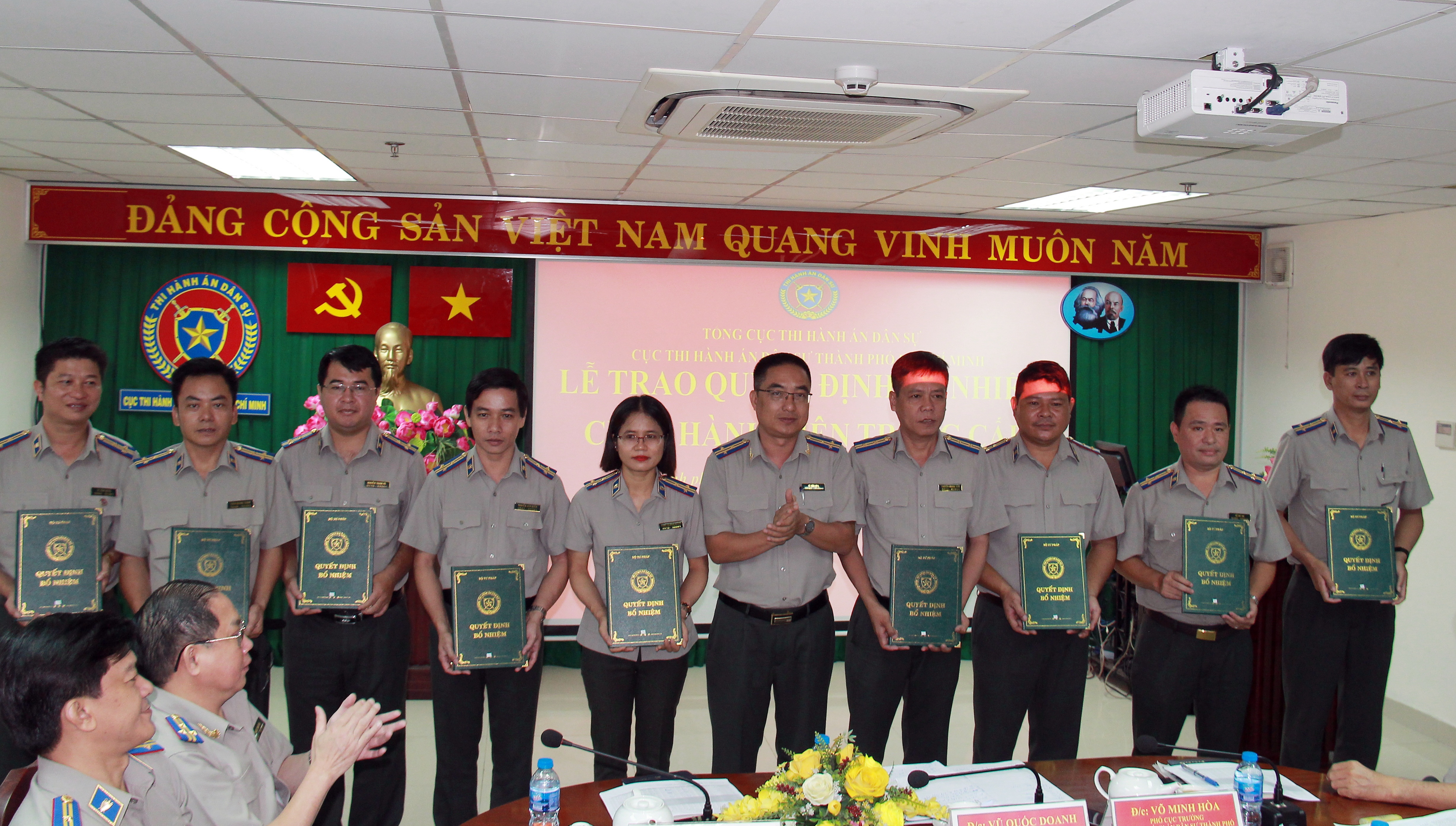 Lễ trao Quyết định bổ nhiệm Chấp hành viên trung cấp