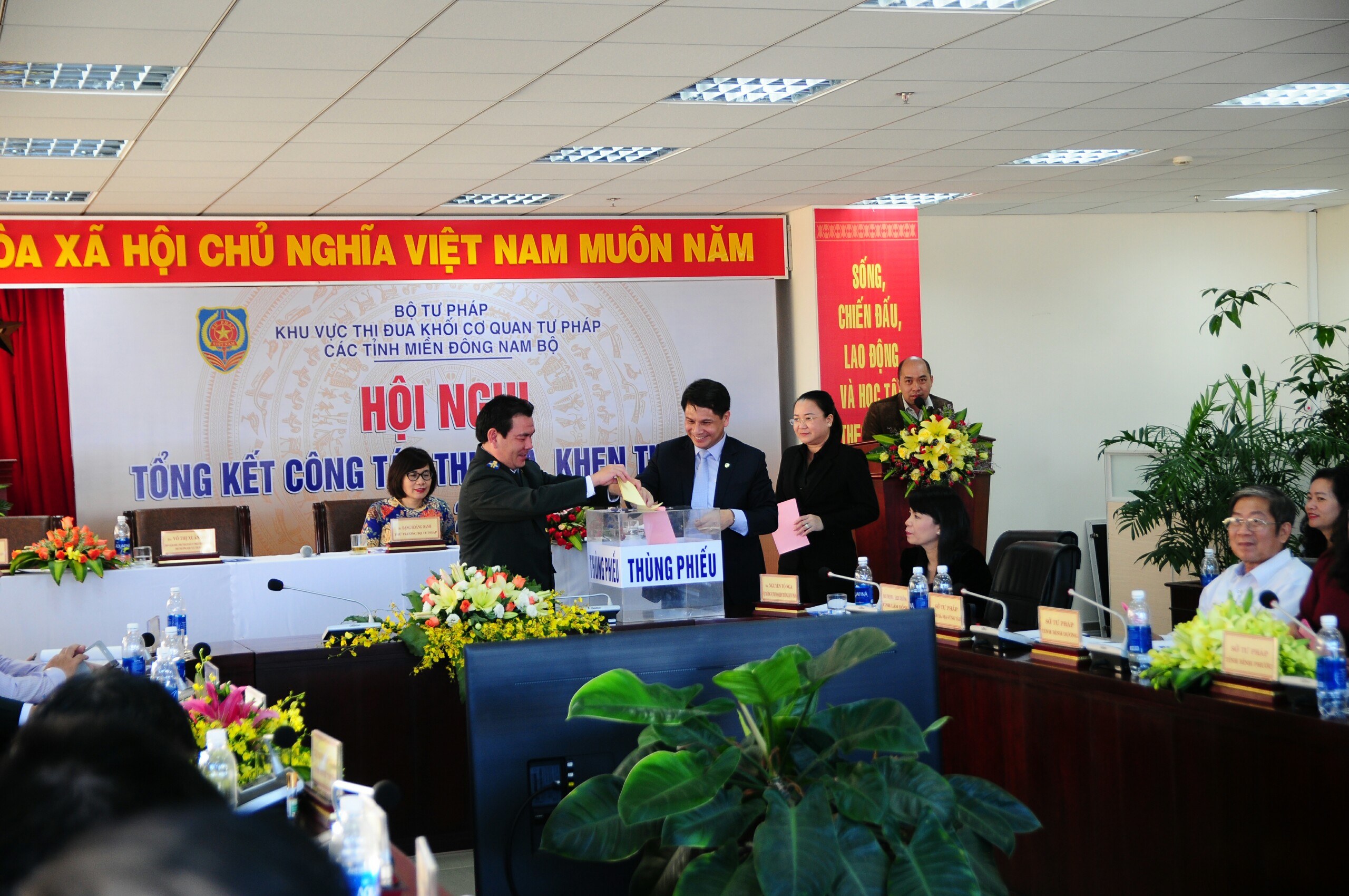 THI HÀNH ÁN DÂN SỰ TP.HCM BƯỚC CHUYỂN MẠNH MẼ TỪ PHONG TRÀO THI ĐUA