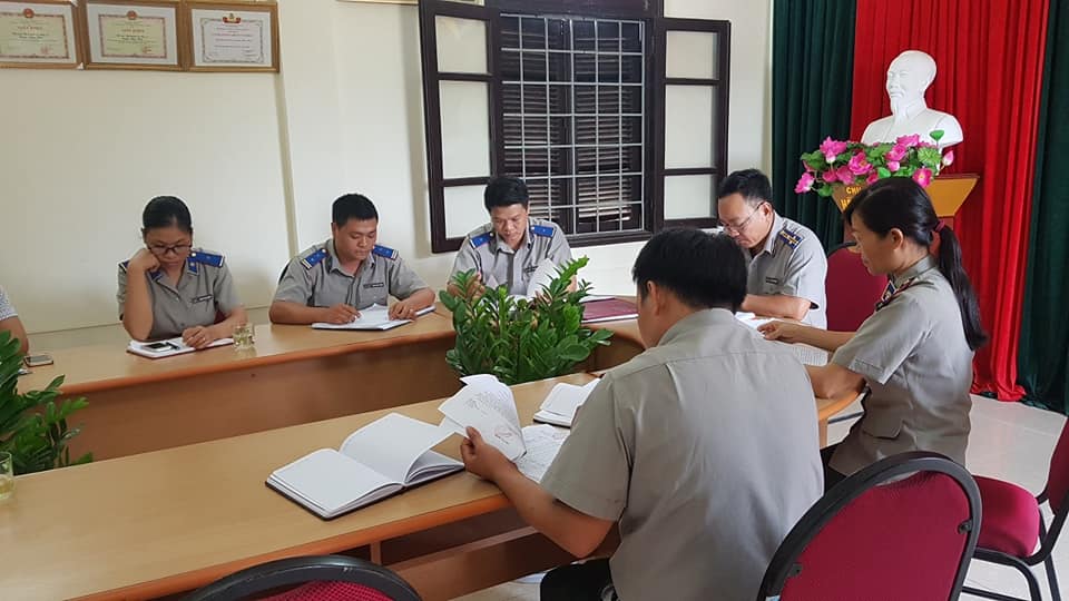 Chi cục Thi hành án dân sự huyện Phục Hòa học tập các Nghị quyết  của Đảng