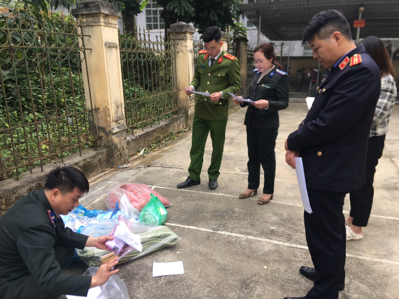 Tiêu huỷ vật chứng, tài sản các vụ án hình sự tại Chi cục THADS huyện