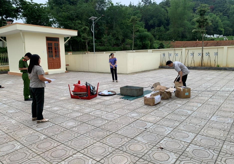 ​Chi cục Thi hành án dân sự huyện Hà Quảng tổ chức tiêu hủy vật chứng