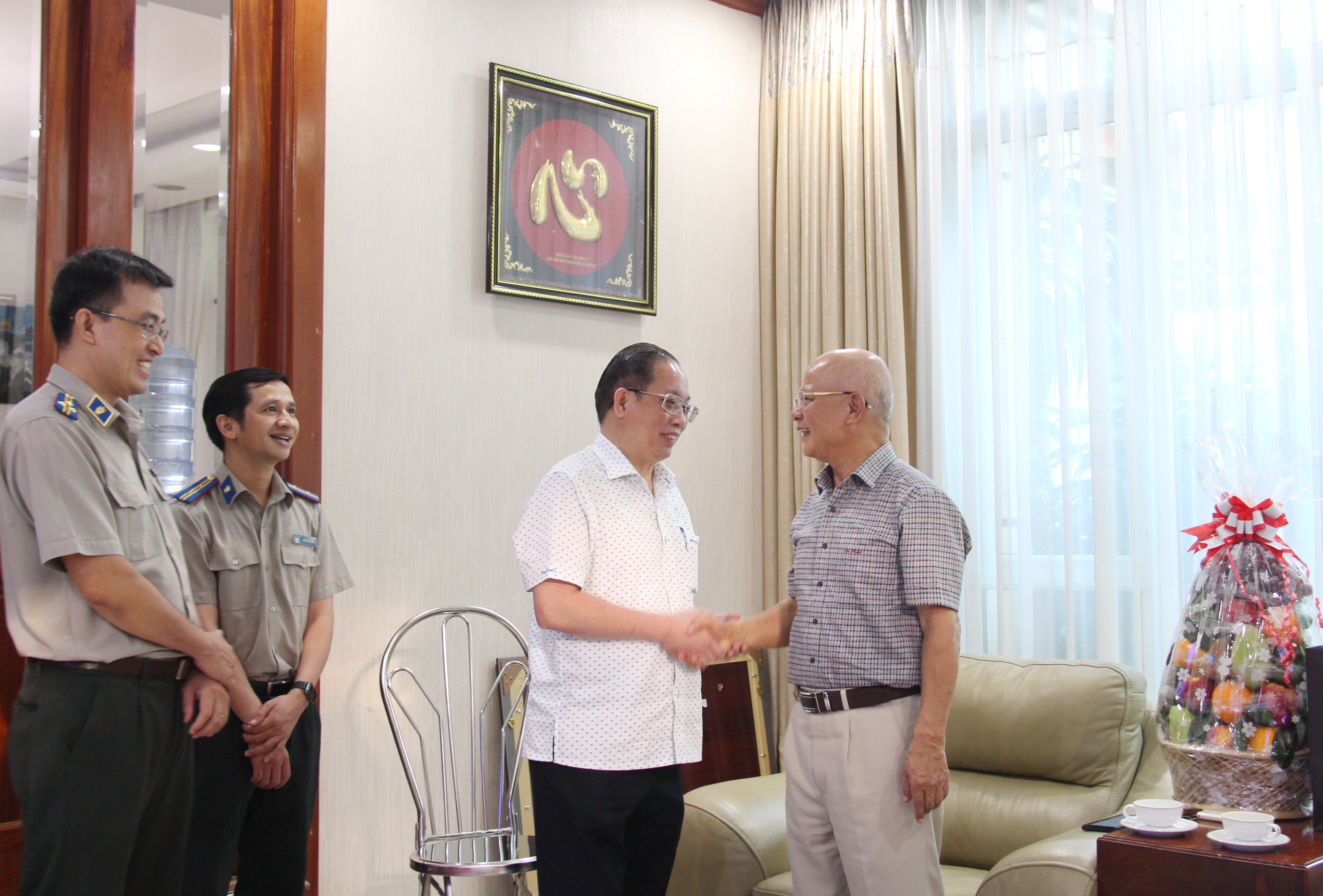 Cục THADS thành phố tri ân các thế hệ lãnh đạo nhân Ngày truyền thống Thi hành án dân sư (19/7/1946-19/7/2020)