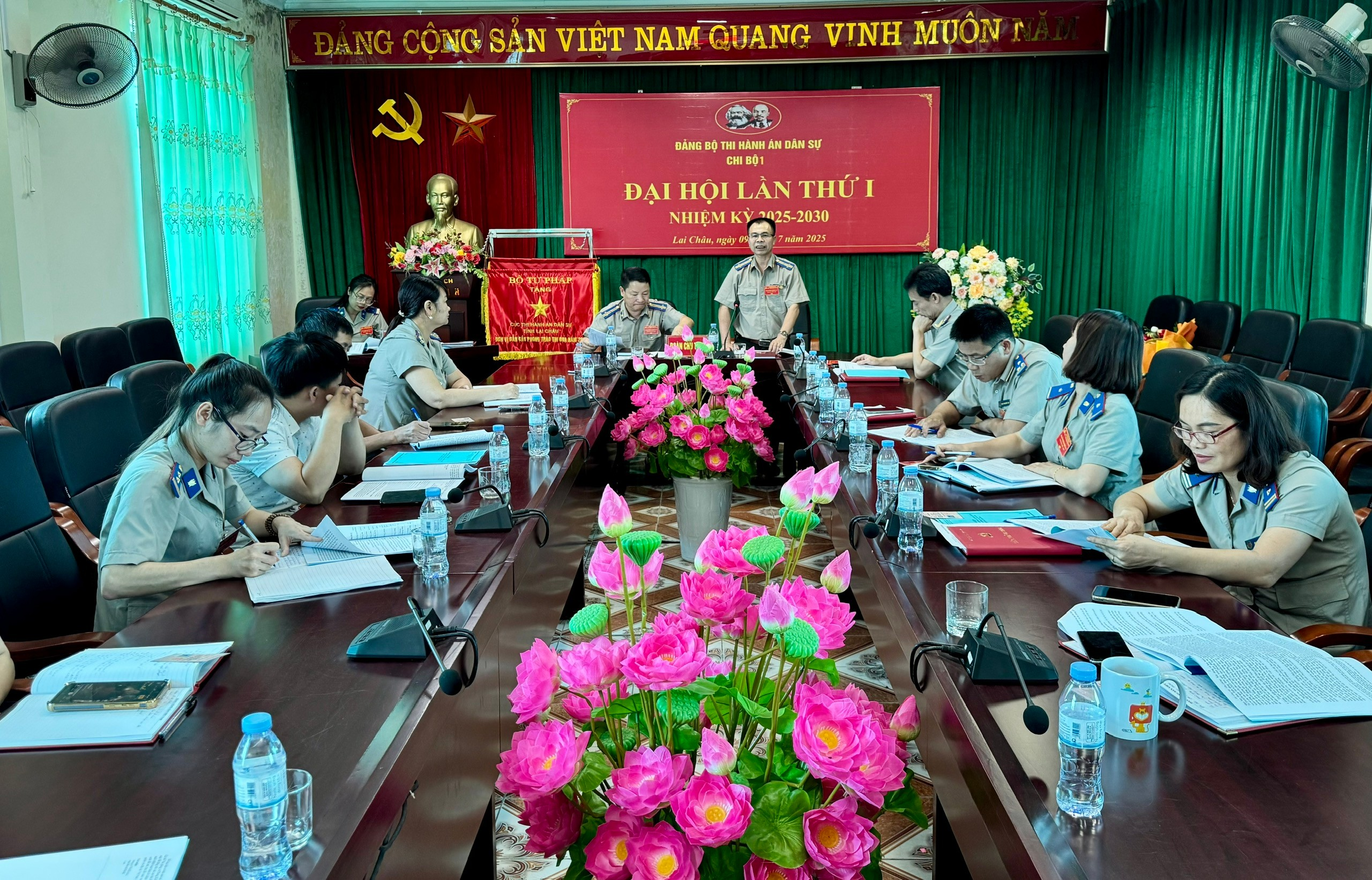 Chi bộ Văn phòng và Phòng Kiểm tra, giải quyết khiếu nại tố cáo tổ chức Đại hội Chi bộ lần thứ I, nhiệm kỳ 2025–2030