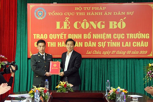 CÔNG BỐ, TRAO QUYẾT ĐỊNH CỦA BỘ TRƯỞNG BỘ TƯ PHÁP VỀ VIỆC  BỔ NHIỆM CỤC TRƯỞNG CỤC THADS TỈNH