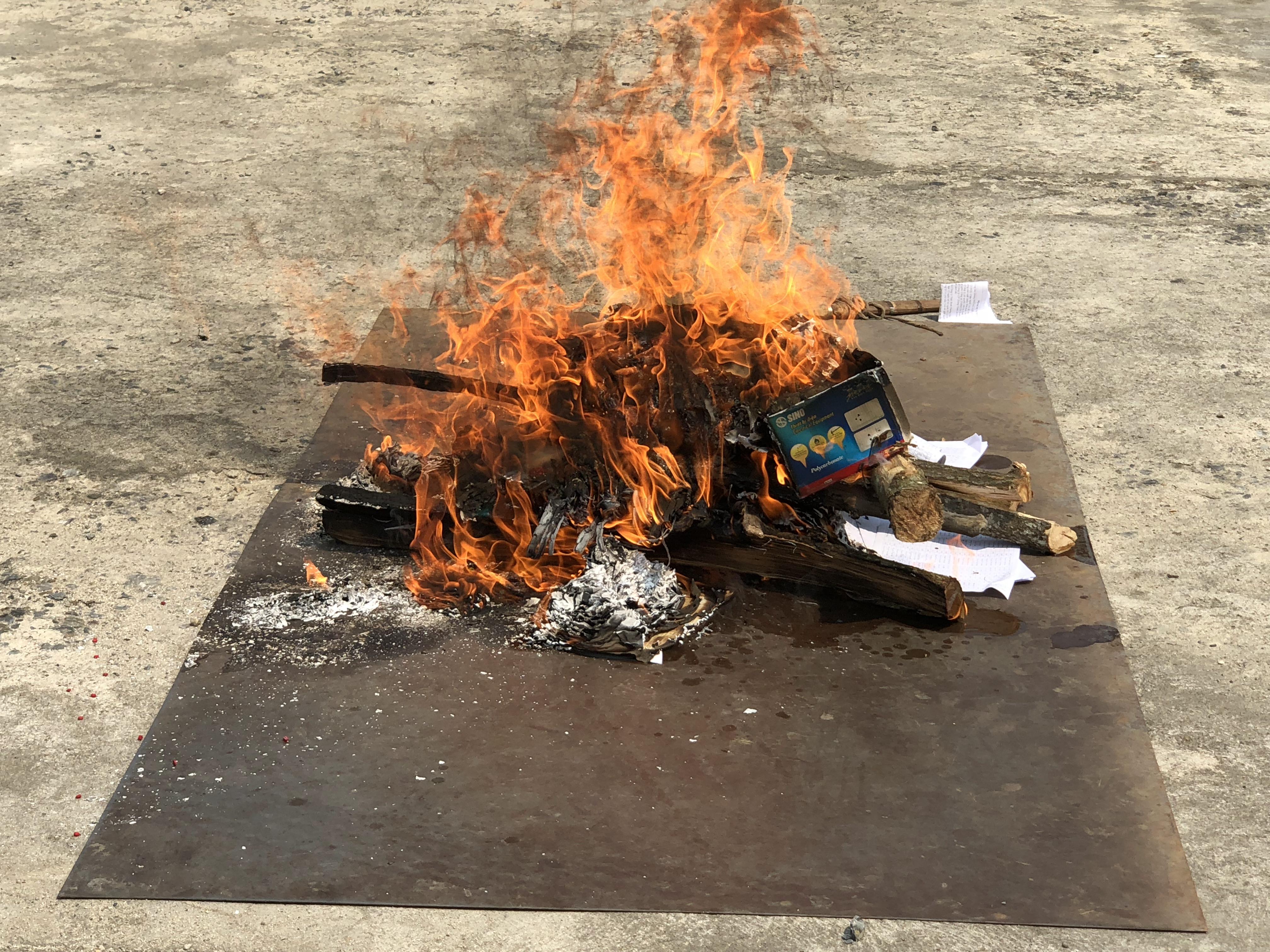 Cục Thi hành án dân sự tỉnh Lai Châu tổ chức tiêu hủy vật chứng  đợt V năm 2019