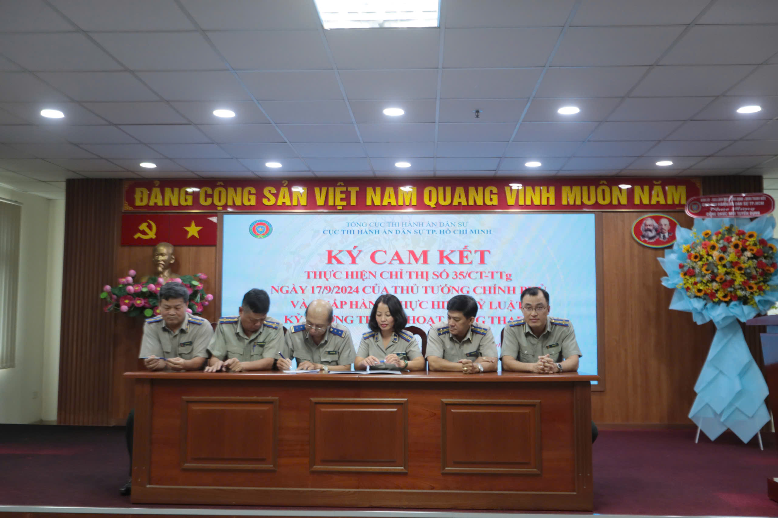 Cục Thi hành án dân sự ký cam kế thực hiện  Chỉ thị số 35 ngày 17-9-2024 của Thủ tướng Chính phủ