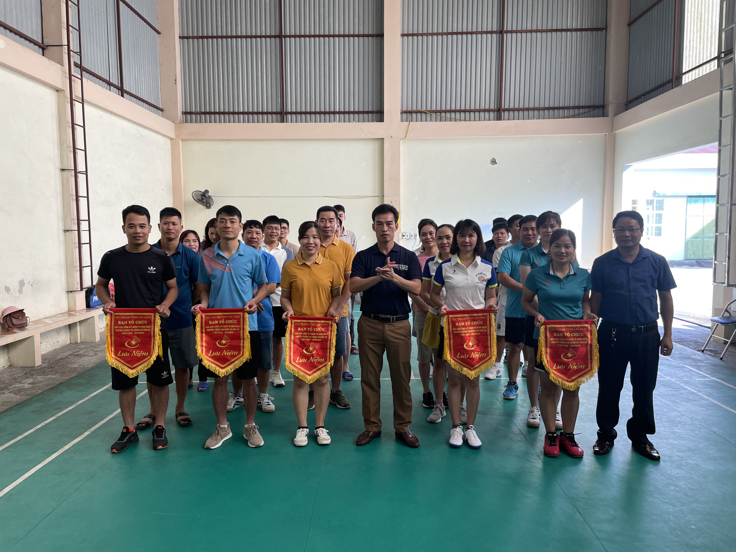 Cục Thi hành án dân sự tỉnh Lai Châu tổ chức Giải cầu lông chào mừng kỷ niệm 76 năm Ngày truyền thống Thi hành án dân sự (19/7/1946 – 19/7/2022)