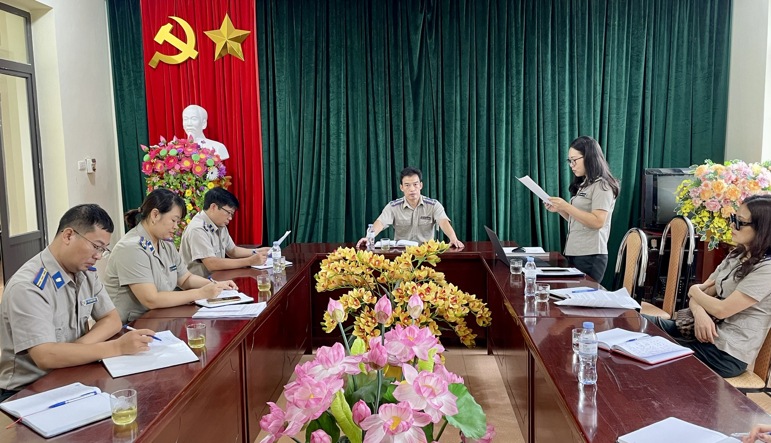 Cục Thi hành án dân sự tỉnh Lai Châu tổ chức kiểm tra công vụ tại Chi cục Thi hành án dân sự thành phố Lai Châu