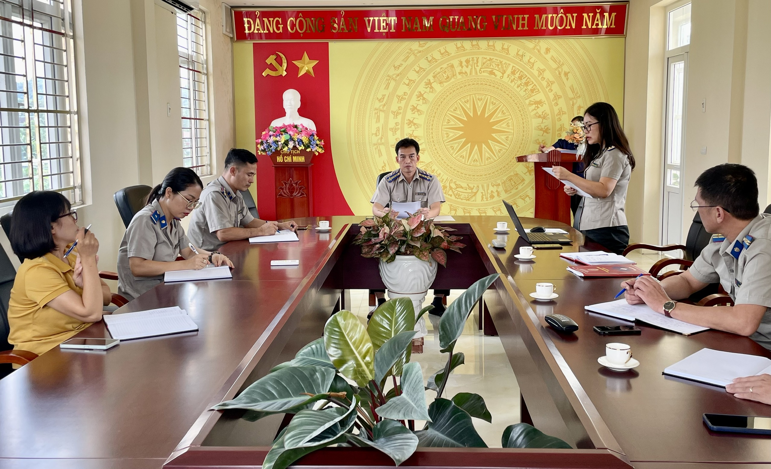 Cục Thi hành án dân sự tỉnh Lai Châu kiểm tra công vụ Chi cục THADS huyện Tân Uyên