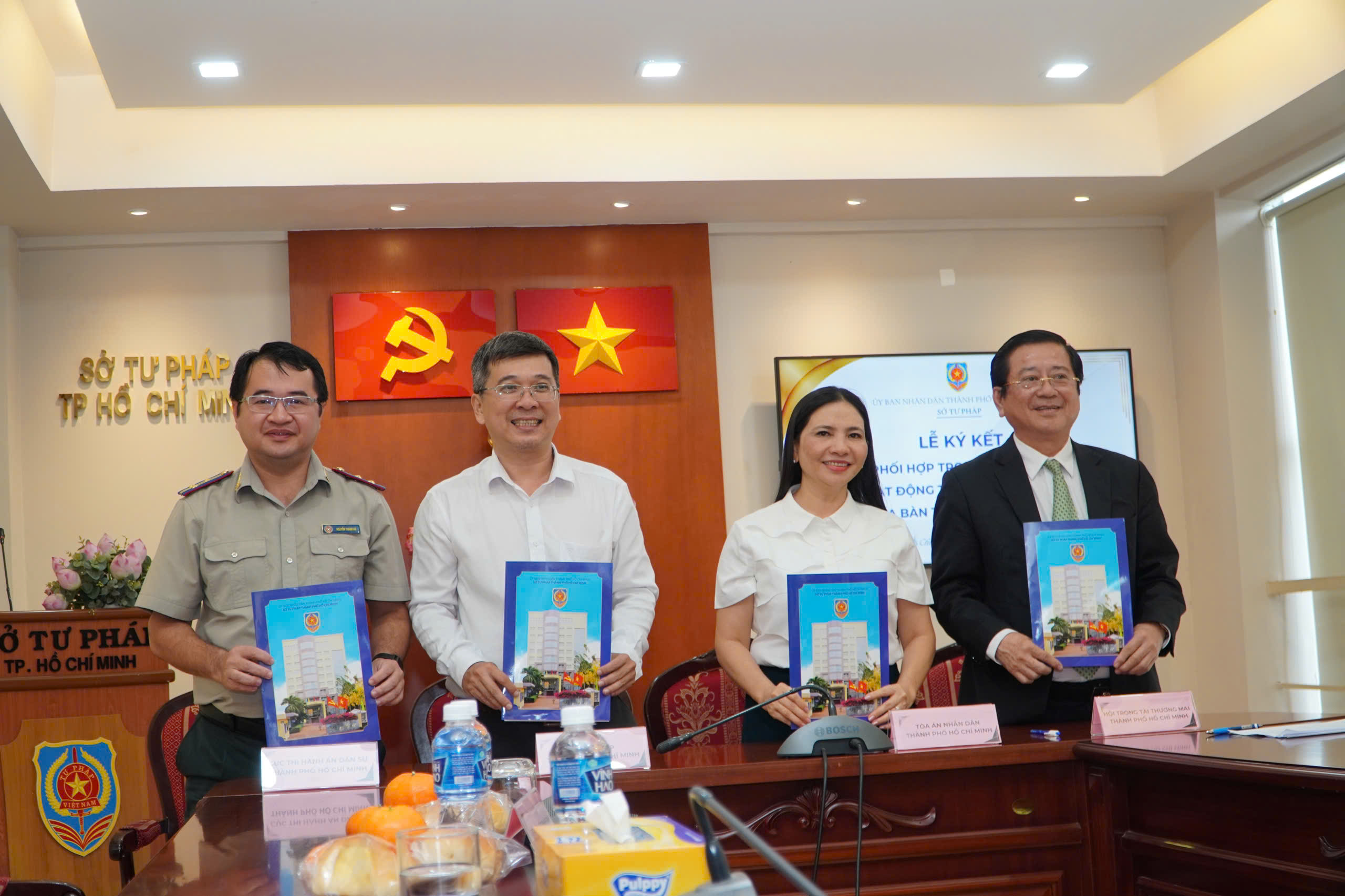 Thành phố Hồ Chí Minh Ký Kết Quy Chế Phối Hợp Nâng Cao Hiệu Quả Hoạt Động Trọng Tài Thương Mại