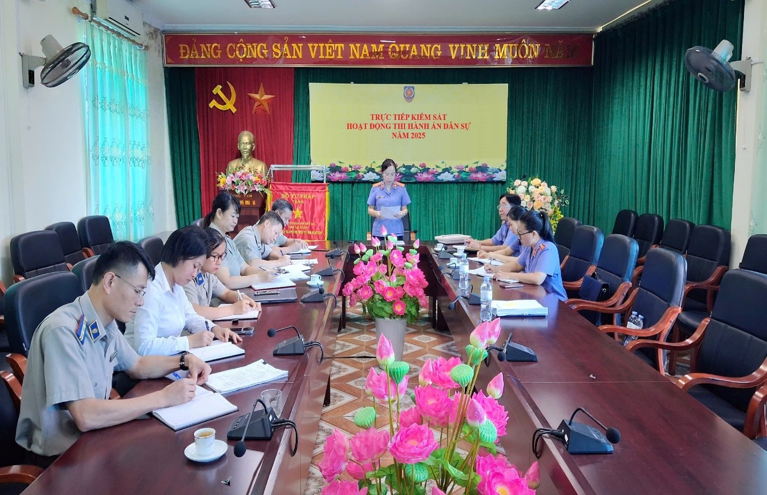 Viện kiểm sát nhân dân kiểm sát trực tiếp công tác thi hành án dân sự