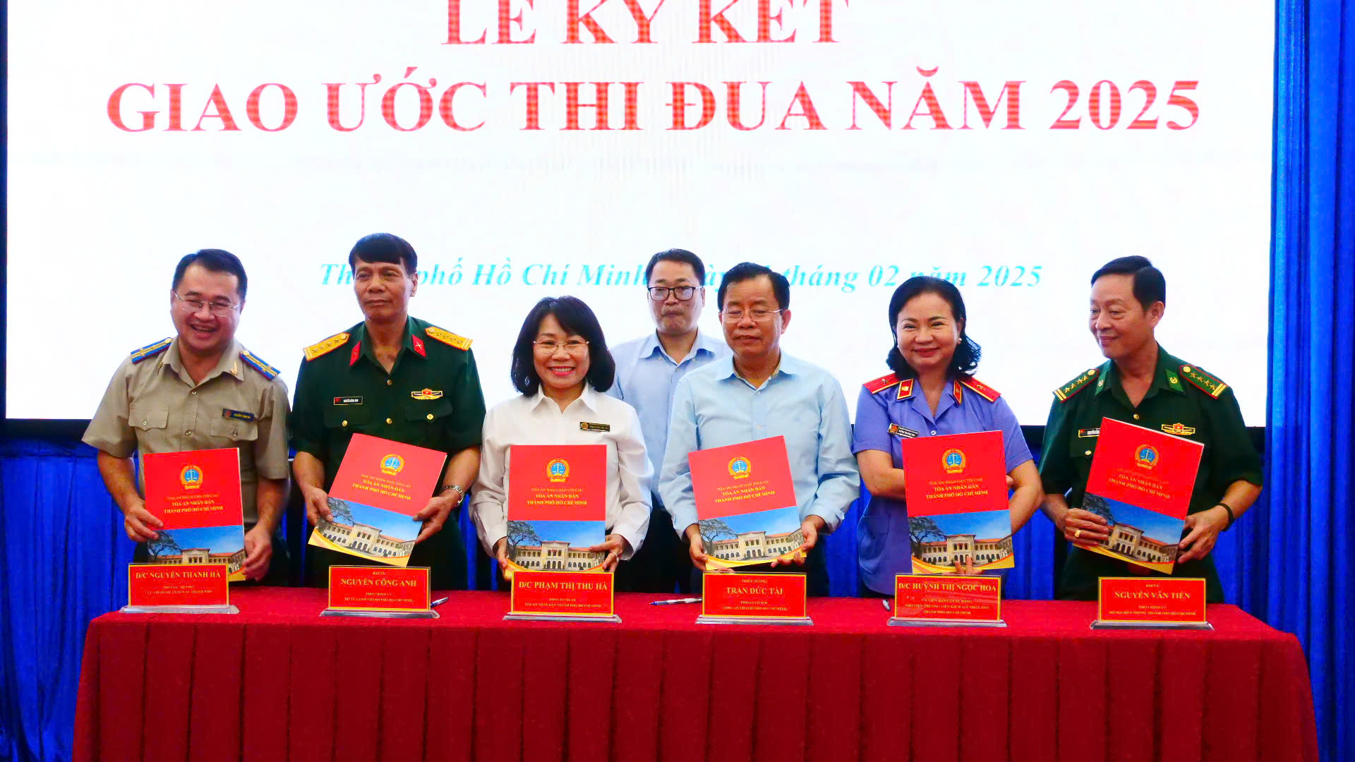 KHỐI THI ĐUA SỐ VIII – UBND TP.HCM PHÁT ĐỘNG VÀ KÝ KẾT GIAO ƯỚC THI ĐUA YÊU NƯỚC NĂM 2025