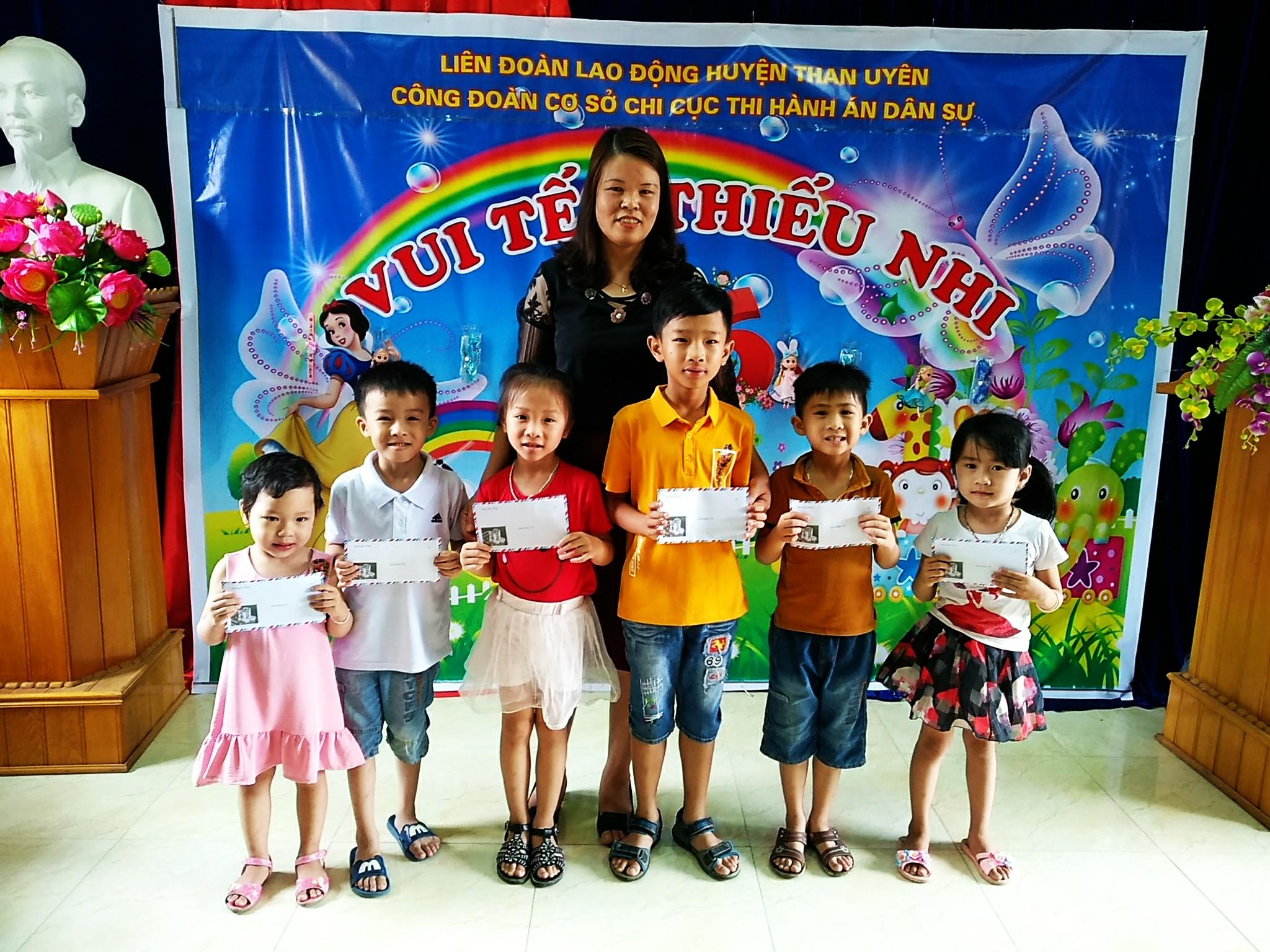 CÔNG ĐOÀN CƠ SỞ CHI CỤC THADS HUYỆN THAN UYÊN TỔ CHỨC NGÀY QUỐC TẾ THIẾU NHI 01/6