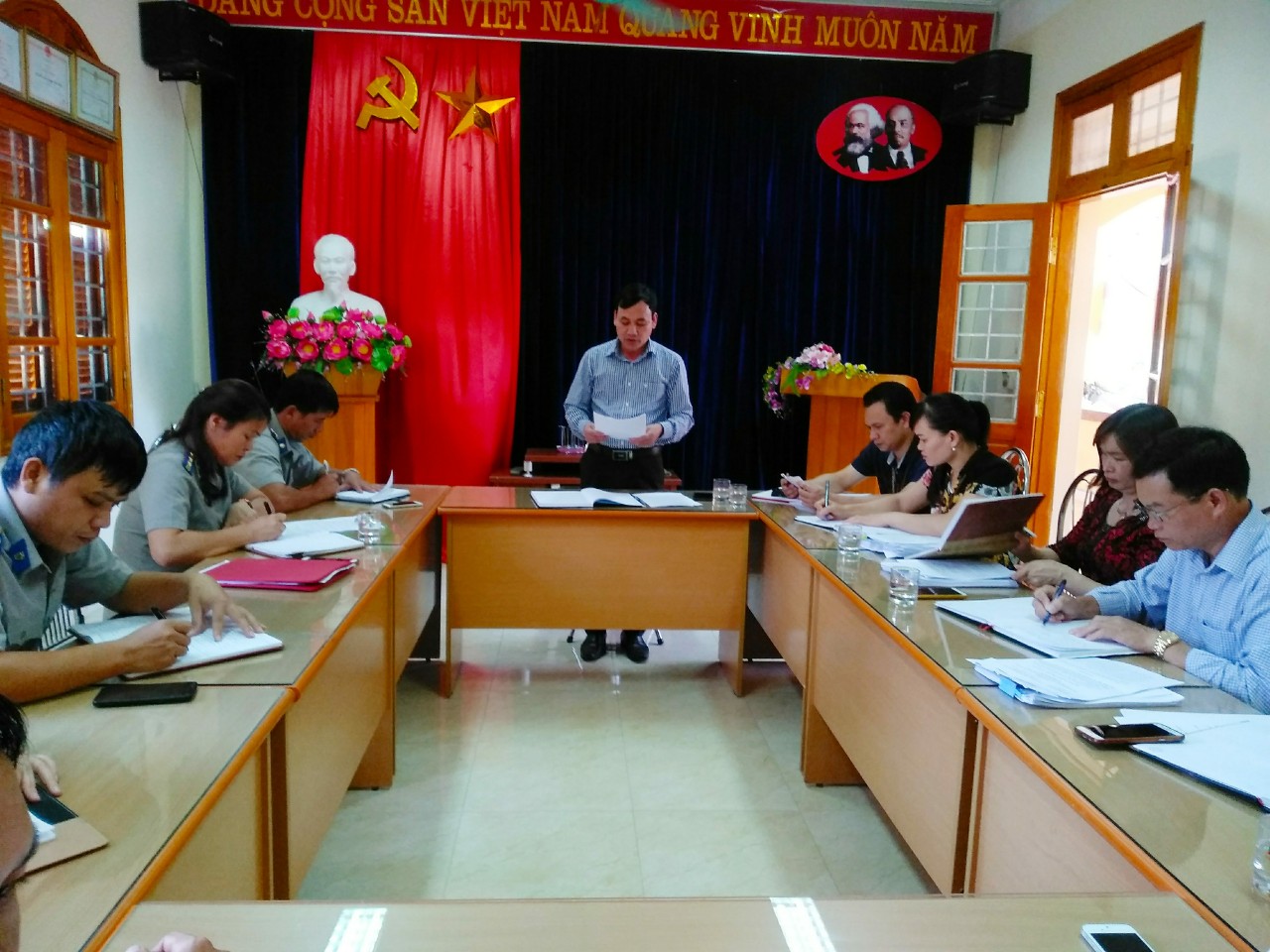 Ban Pháp chế HĐND huyện thực hiện giám sát công tác THADS  tại Chi cục THADS huyện Than Uyên