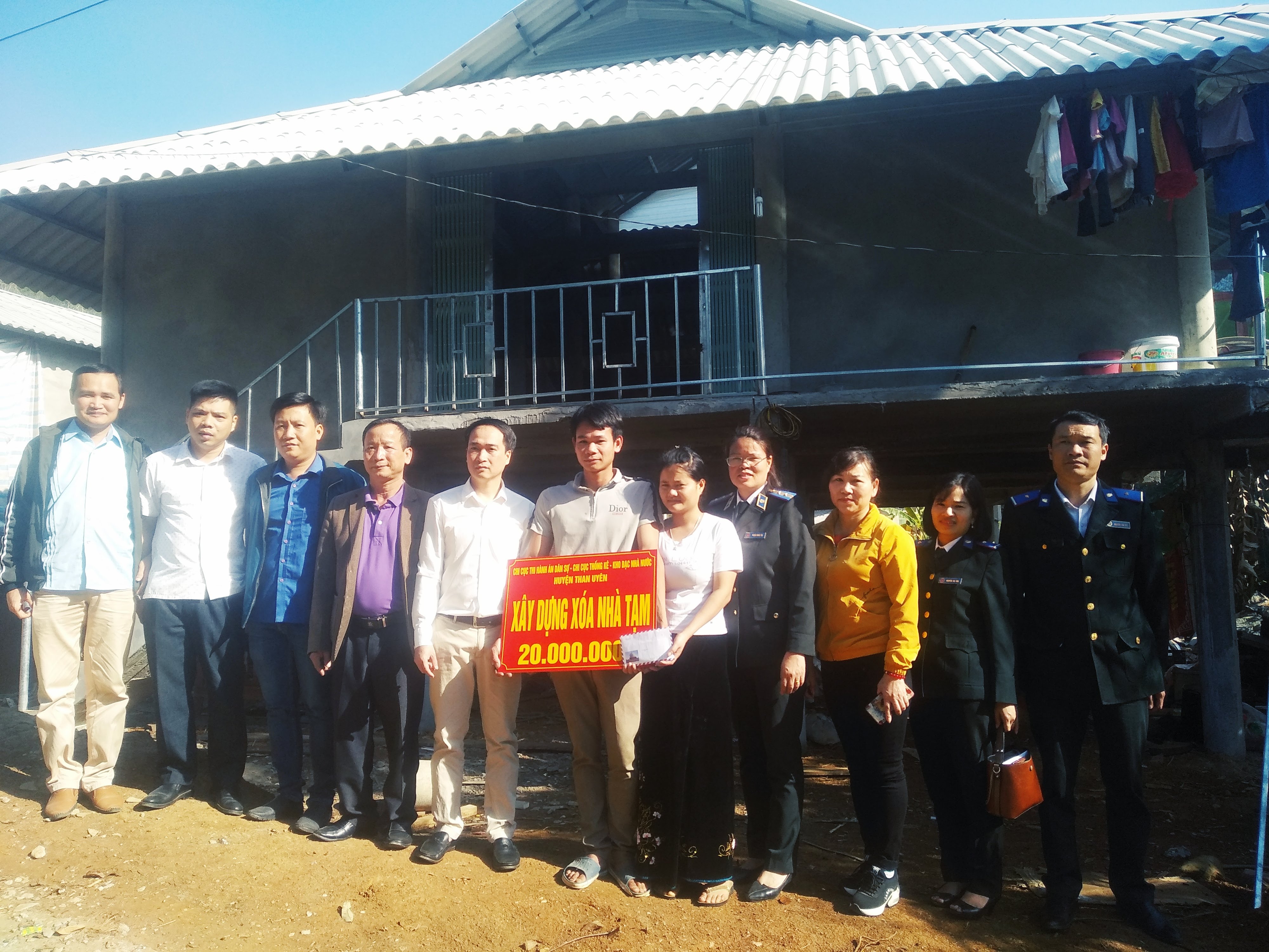 Chi cục Thi hành án dân sự huyện Than Uyên  chung tay xây dựng Nông thôn mới